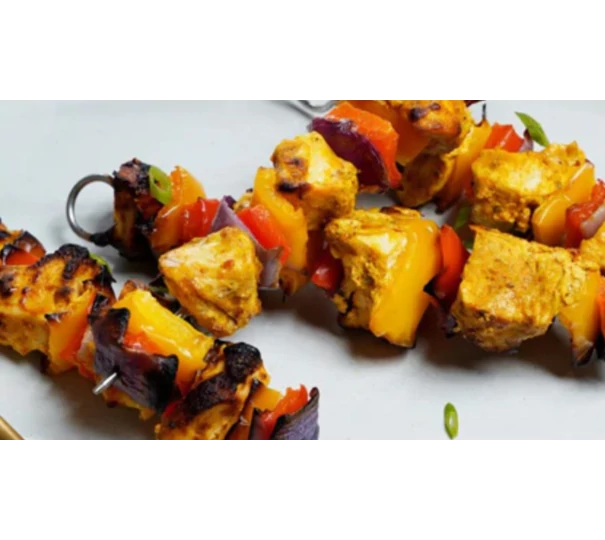 Piščančja Tikka nabodala